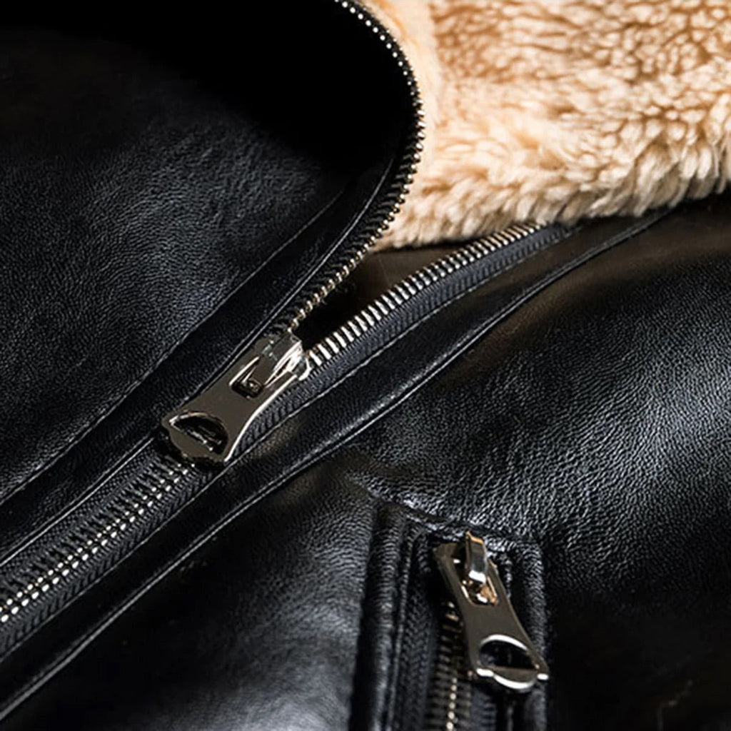 Chaqueta de invierno de talla grande combinada con look casual