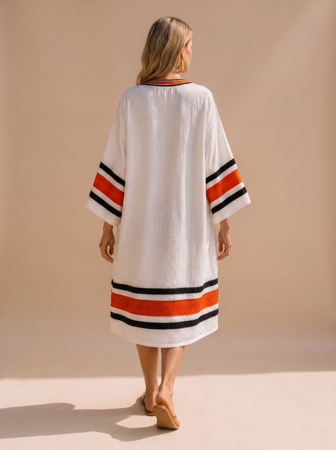 Vestido boho con rayas de contraste en mangas y bajo, estilo mediterráneo