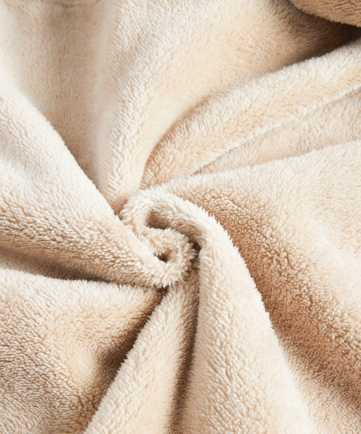 Vista completa de la chaqueta con capucha y estampado clásico
