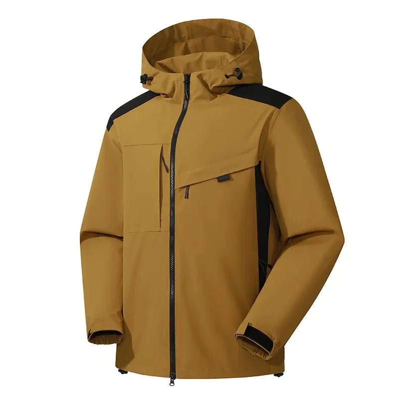 Hombre con chaqueta de esquí Kadan en entorno nevado