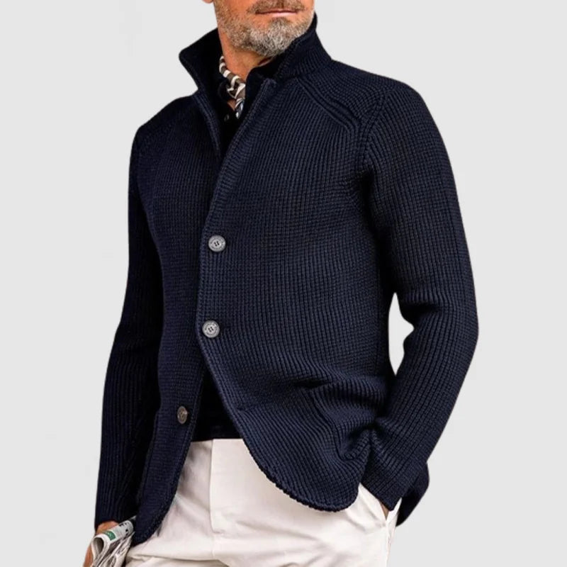 Detalle del tejido de punto suave del cárdigan Woodrow para hombre